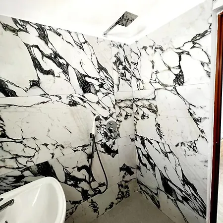 Manuel Apartman *