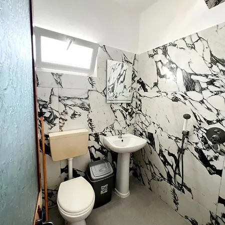Manuel Apartman Shëngjin
