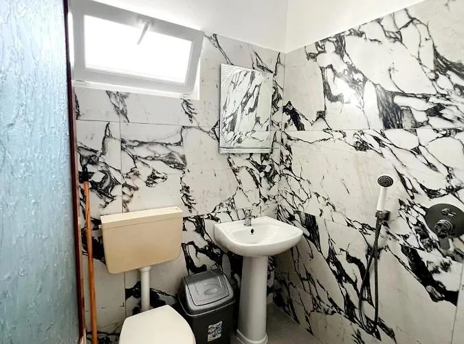 Manuel Apartamento Shëngjin